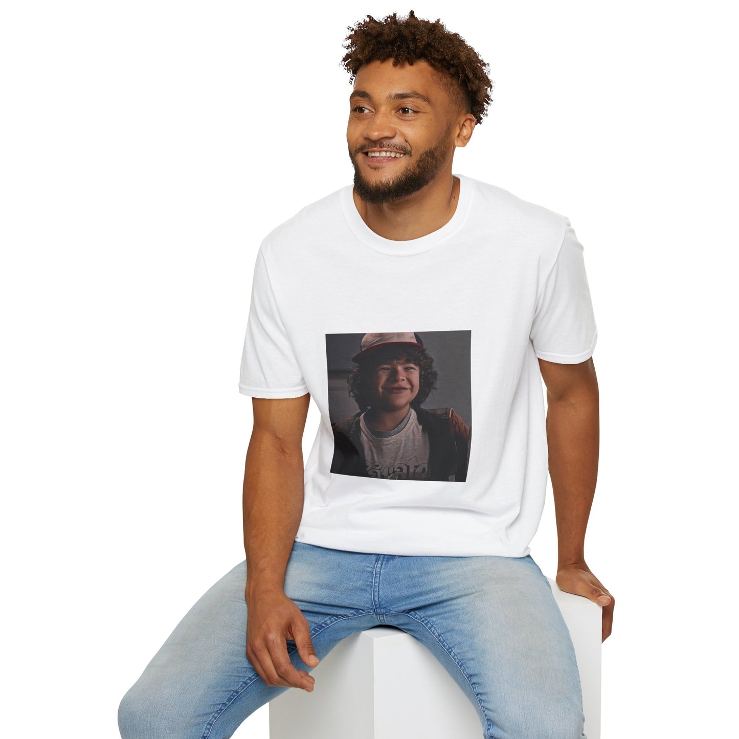Dustin Stranger Things (Unisex Softstyle T-Shirt)